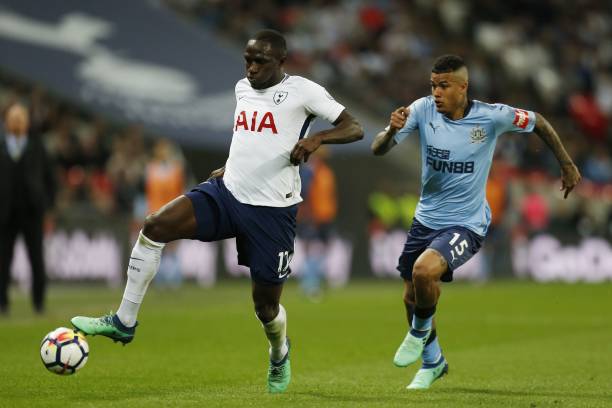 山东泰山队功勋外援巴力斯塔为球迷送上新年祝福.