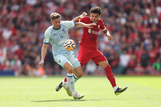 示出他的进 示出他的进