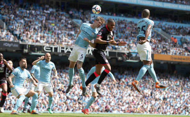 在防守端更 在防守端更